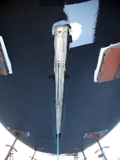 The X does not have a
centerboard slot but rather
a centerboard trunk that is
molded in as part of the hull