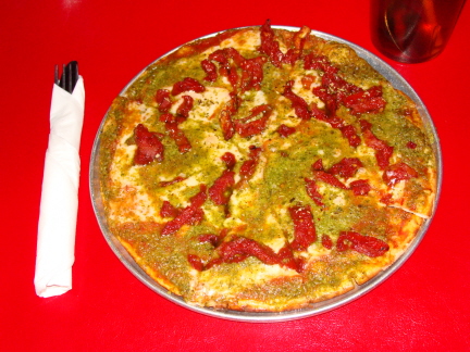Small sun-dried tomato & pesto pizza