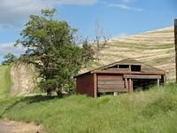 TractorBarn
