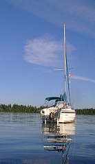 low freeboard stern with
room for loading a 
person from the water