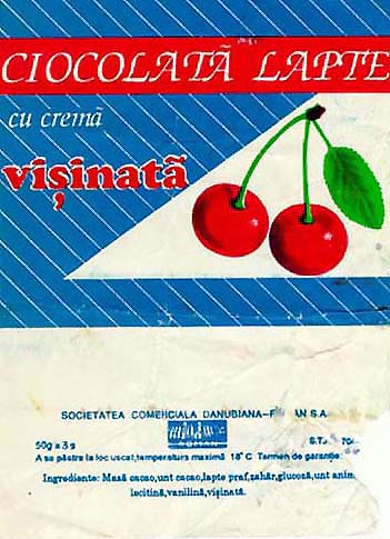 O tabelta de ciocolata cu crema visinata