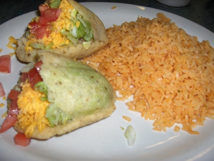 Avocado and beef gordita